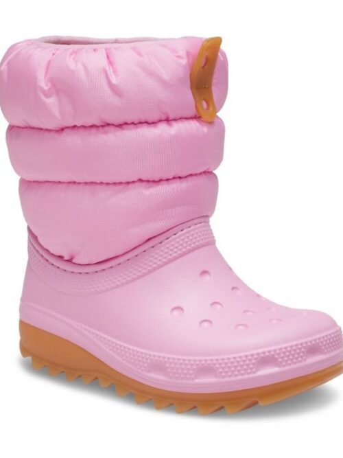 Οι Classic Neo Puff Boot είναι οι ιδανικές παιδικές μπότες για τις κρύες ημέρες του χειμώνα, συνδυάζοντας ζεστασιά, άνεση και εξαιρετικά ελαφριά κατασκευή.