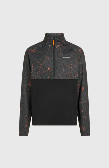 Το FWC'Cruz Printed Half-Zip Fleece είναι σχεδιασμένο για άνεση και ελευθερία κινήσεων καθ’ όλη τη διάρκεια της ημέρας. Διαθέτει κανονική γραμμή (Regular Fit) και είναι κατασκευασμένο από jersey fleece με βουρτσισμένη εσωτερική επιφάνεια, προσφέροντας απαλή αίσθηση και άνετη εφαρμογή.