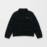 Το Volcom Walltz Corduroy Jacket είναι ένα παιδικό puffer μπουφάν από κοτλέ ύφασμα, σχεδιασμένο για ζεστασιά, άνεση και μοντέρνο καθημερινό στυλ. Διαθέτει relaxed εφαρμογή, ψηλό γιακά και μήκος μέχρι τη μέση, προσφέροντας άνεση και προστασία στις κρύες ημέρες.