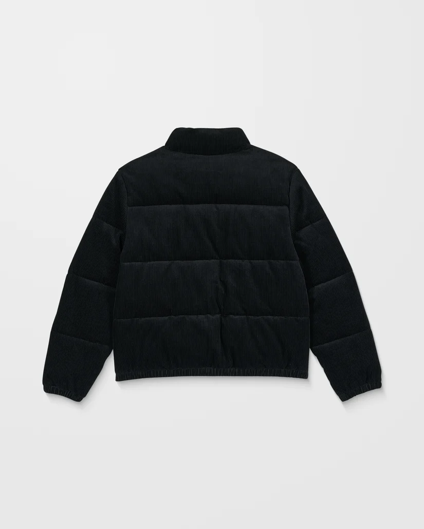 Το Volcom Walltz Corduroy Jacket είναι ένα παιδικό puffer μπουφάν από κοτλέ ύφασμα, σχεδιασμένο για ζεστασιά, άνεση και μοντέρνο καθημερινό στυλ. Διαθέτει relaxed εφαρμογή, ψηλό γιακά και μήκος μέχρι τη μέση, προσφέροντας άνεση και προστασία στις κρύες ημέρες.