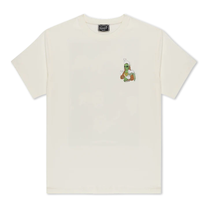 Το RIPNDIP Here All Along Tee συνδυάζει την αυθεντική streetwear αισθητική με τον ιδιαίτερο και παιχνιδιάρικο χαρακτήρα του brand.