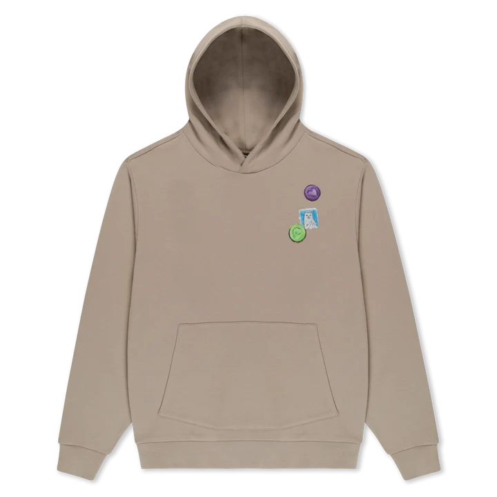 Το RIPNDIP Vitamins Hoodie συνδυάζει την αυθεντική streetwear αισθητική με την άνεση και τον ξεχωριστό χαρακτήρα του brand.