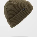 Ο ανδρικός σκούφος Sweep Beanie της VOLCOM συνδυάζει διαχρονικό streetwear στιλ με άνεση και πρακτικότητα για τις καθημερινές χειμερινές εμφανίσεις.