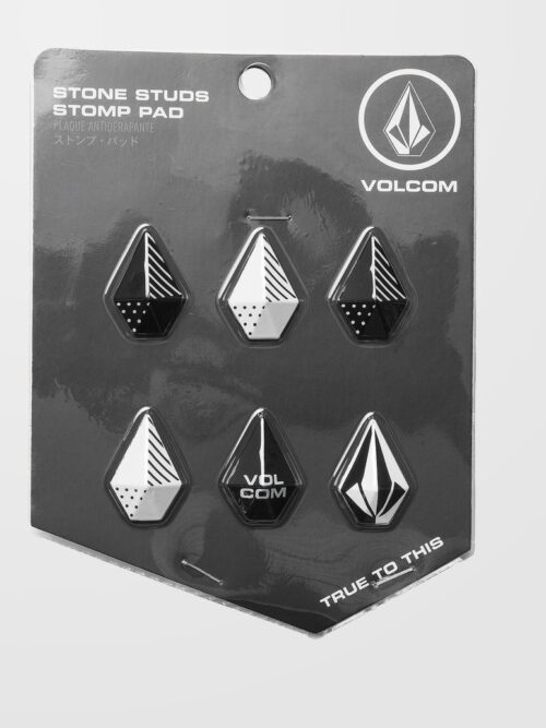 Τα Volcom Stone Studs Stomp είναι αντιολισθητικά μεταλλικά studs, σχεδιασμένα για να προσφέρουν καλύτερη πρόσφυση και σταθερότητα στο snowboard όταν το ένα πόδι είναι ελεύθερο από τη δέστρα.