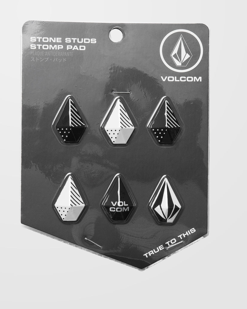 Τα Volcom Stone Studs Stomp είναι αντιολισθητικά μεταλλικά studs, σχεδιασμένα για να προσφέρουν καλύτερη πρόσφυση και σταθερότητα στο snowboard όταν το ένα πόδι είναι ελεύθερο από τη δέστρα.