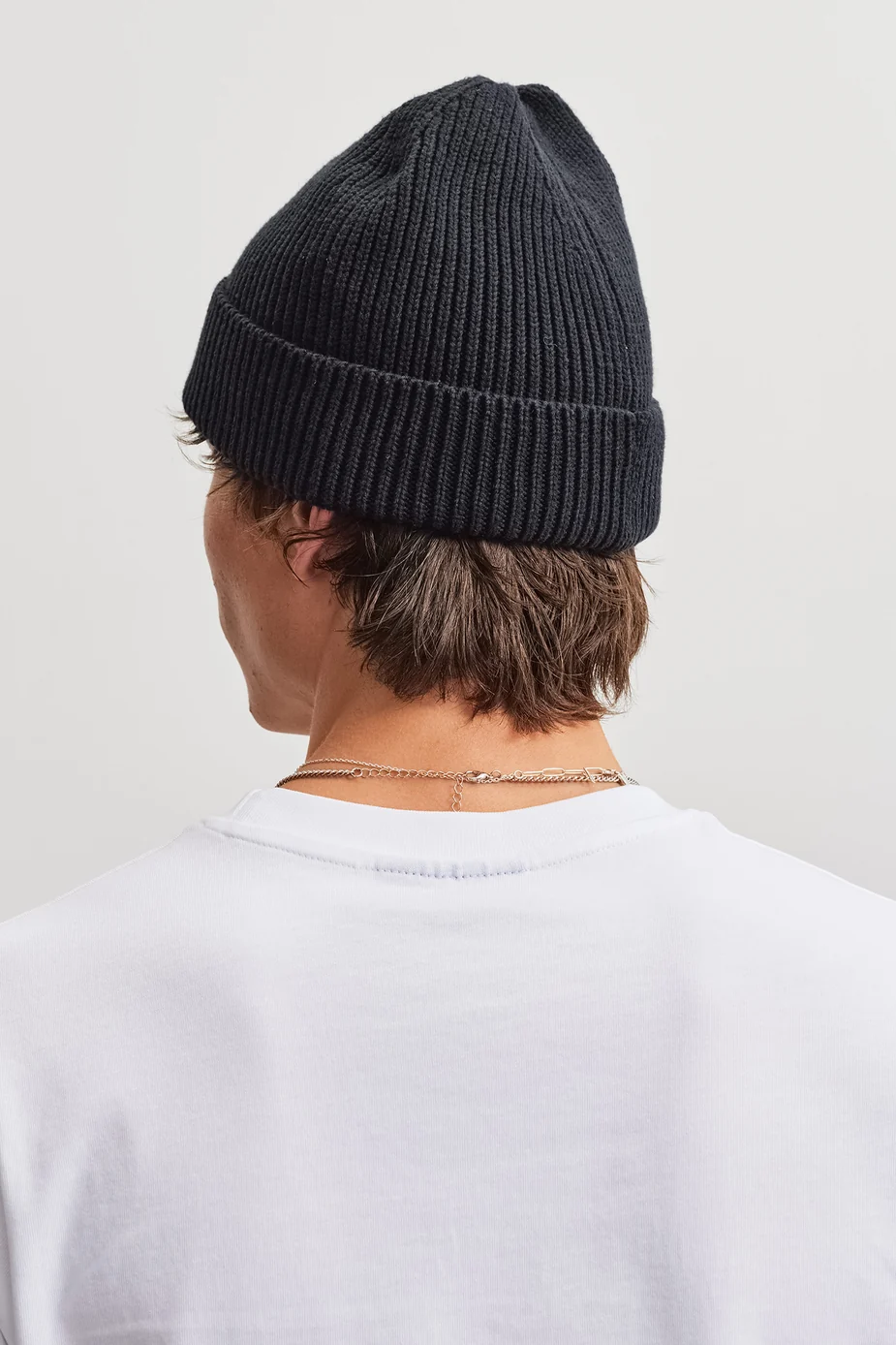 Το Pegador Signar Heavy Knit Beanie προσφέρει ζεστασιά και σύγχρονο streetwear στυλ για τις κρύες ημέρες. Η χοντρή πλέξη και η ribbed υφή δημιουργούν μια ιδιαίτερη εμφάνιση, ενώ το γυριστό τελείωμα χαρίζει άνετη και σταθερή εφαρμογή.