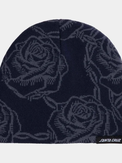 Ο Santa Cruz Strip Skull Beanie συνδυάζει μοντέρνο streetwear στυλ με άνεση και πρακτικότητα.