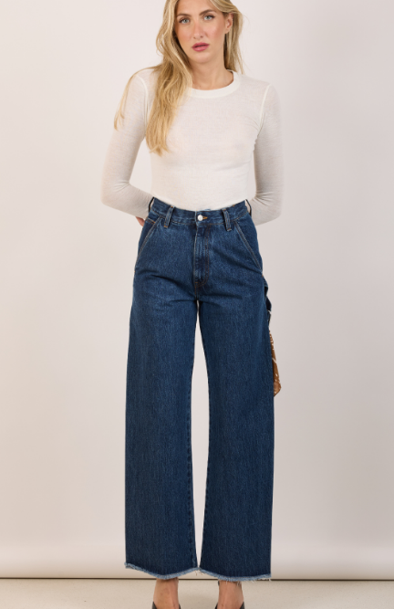 Το Megan Jean της SALT & PEPPER JEANS CO. συνδυάζει τη διαχρονική denim αισθητική με μοντέρνες σχεδιαστικές λεπτομέρειες.