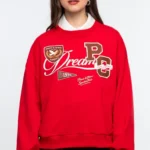 Το Varsity Sweater της Peace + Chaos συνδυάζει τη διαχρονική αισθητική των αμερικανικών κολεγίων με τη σύγχρονη δημιουργική ταυτότητα του brand.