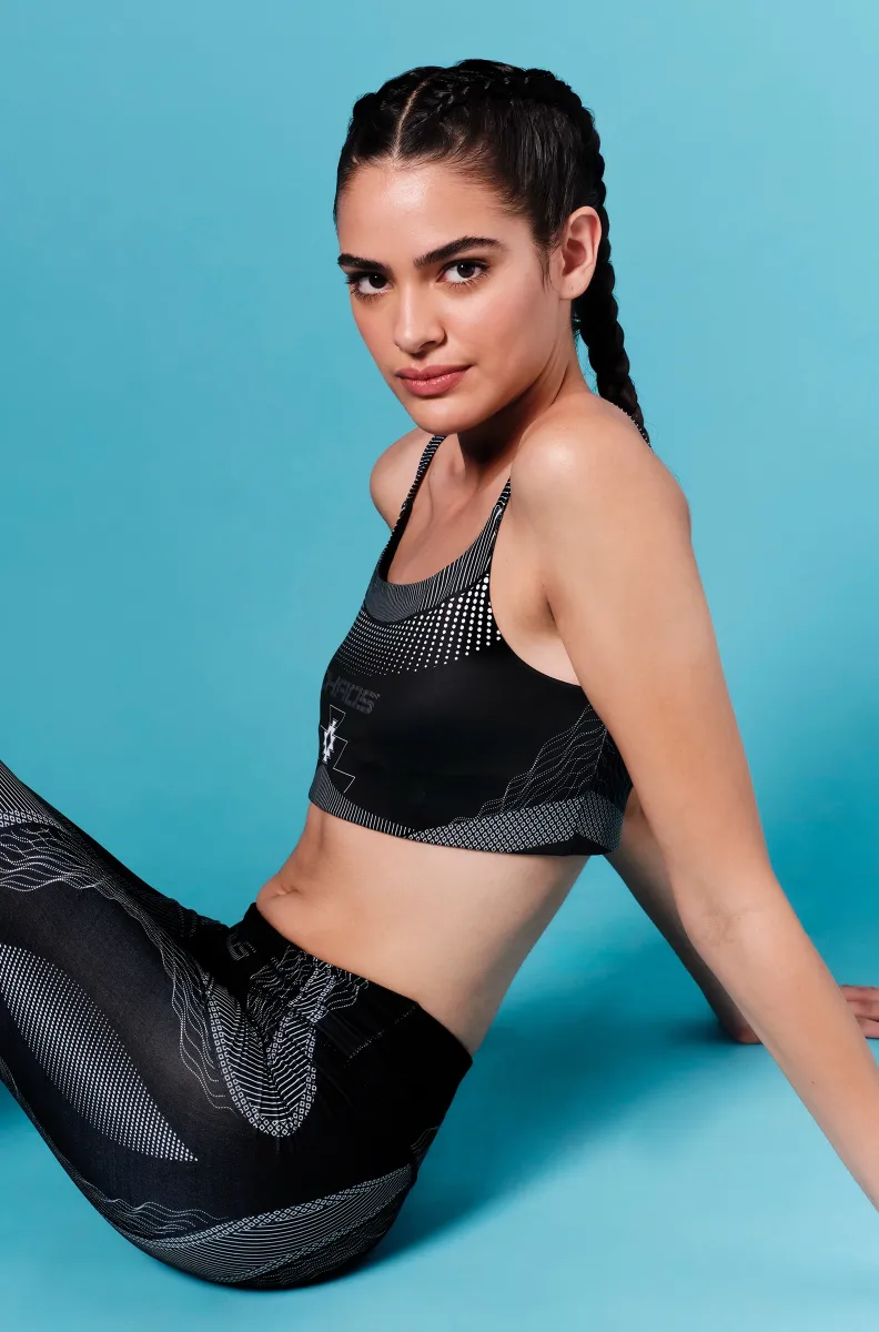 Το Flux Sports Bra της Peace + Chaos συνδυάζει άνεση, λειτουργικότητα και ξεχωριστό design.